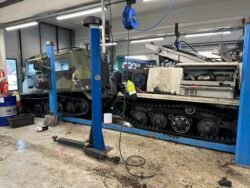 Ap Autokorjaamo telakuorma-auto huollossa